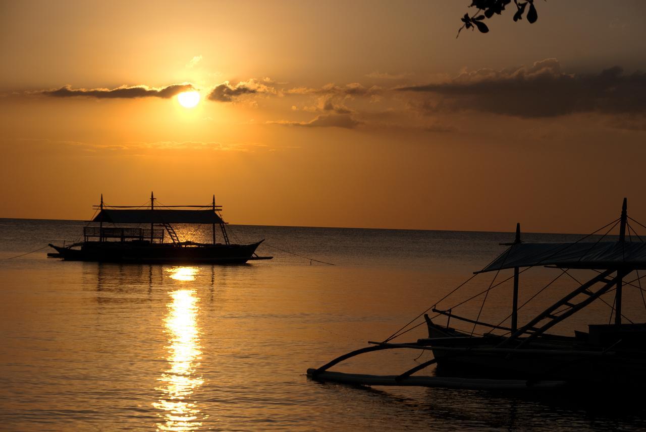 Easy Diving And Beach Resort Sipalay Exterior photo